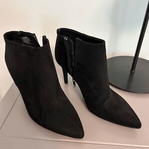 Old Navy Black Heeled Boots with Pointed Toe